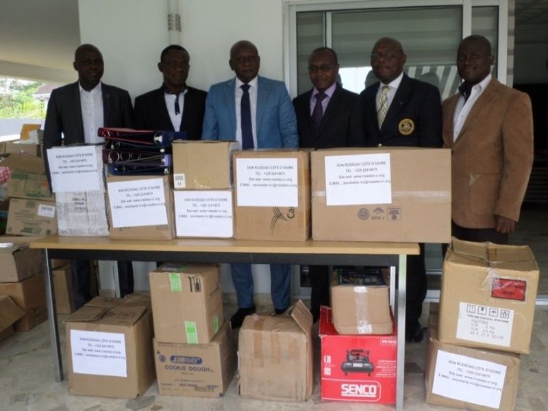 DON À L&rsquo;ÉTABLISSEMENT SCOLAIRE IRMA DE GRAND-BASSAM