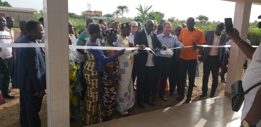 DON D&rsquo;UN CENTRE DE SANTE ENTIEREMENT EQUIPE, POUR LE BIEN-ETRE DES POPULATIONS